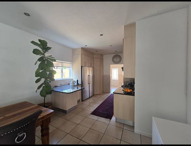 5 BEDROOM HOUSE TO LET IN ERAND GARDENS